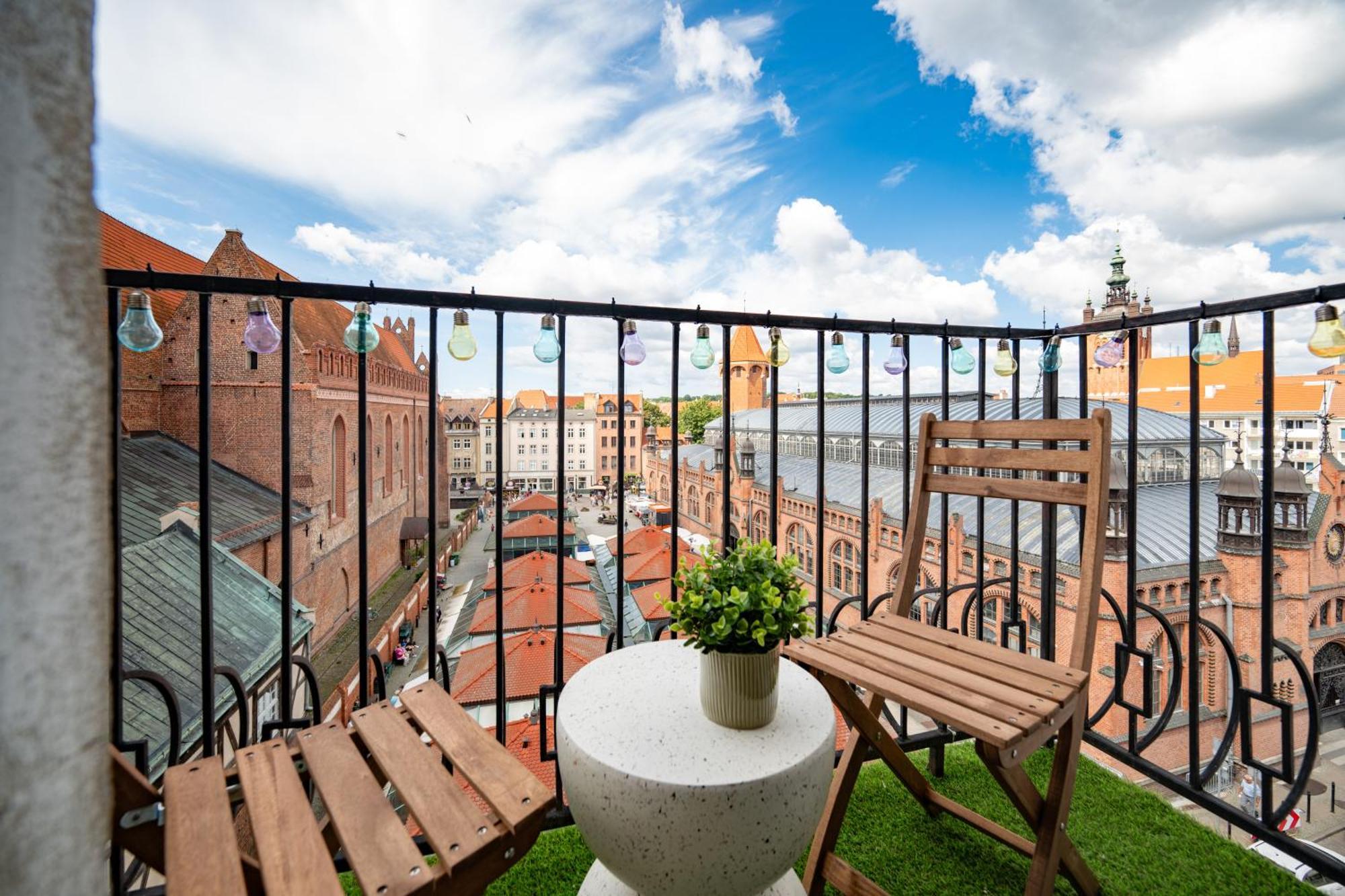 Stunning Apartment With Balcony Gdansk Bagian luar foto